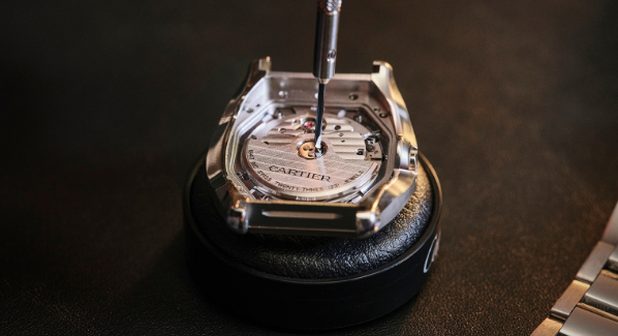 Cartier Roadster in-house automatic movement